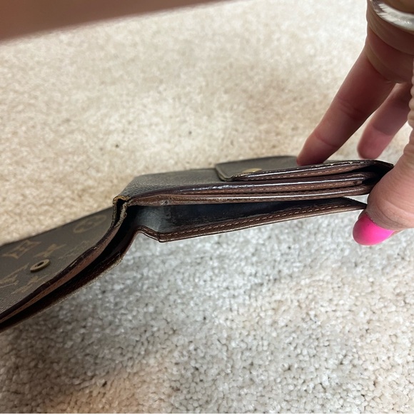 Authentic Louis Vuitton Monogram Elise Wallet - Picture 14 of 14
